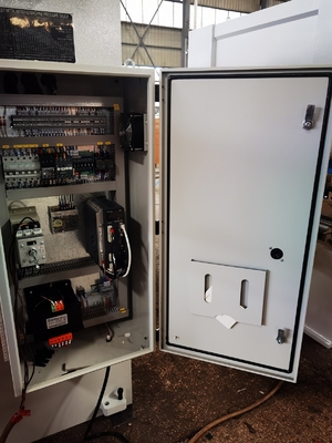 7.5KW CNCプレスブレーキマシン 水力軽鋼 400mm 重量 7000kg