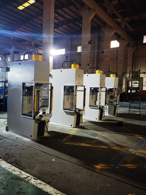 木製ケース/パレットパッケージ 最大作業速度20m/minの液圧圧機