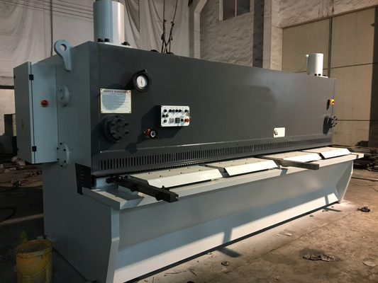 12mmの産業金属のギロチンせん断機械修理QC12Y-12x2500 3200 4000