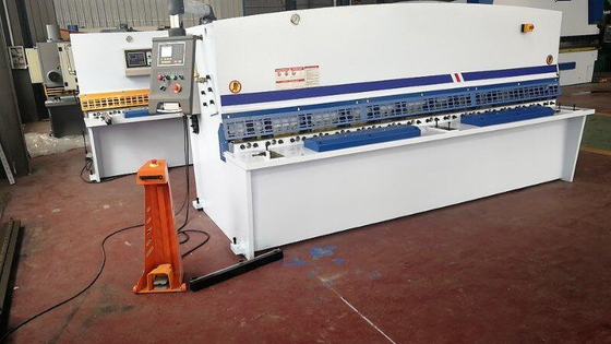 6mm 2500mm CNCのせん断機械油圧薄板金Qc12y-6x2500
